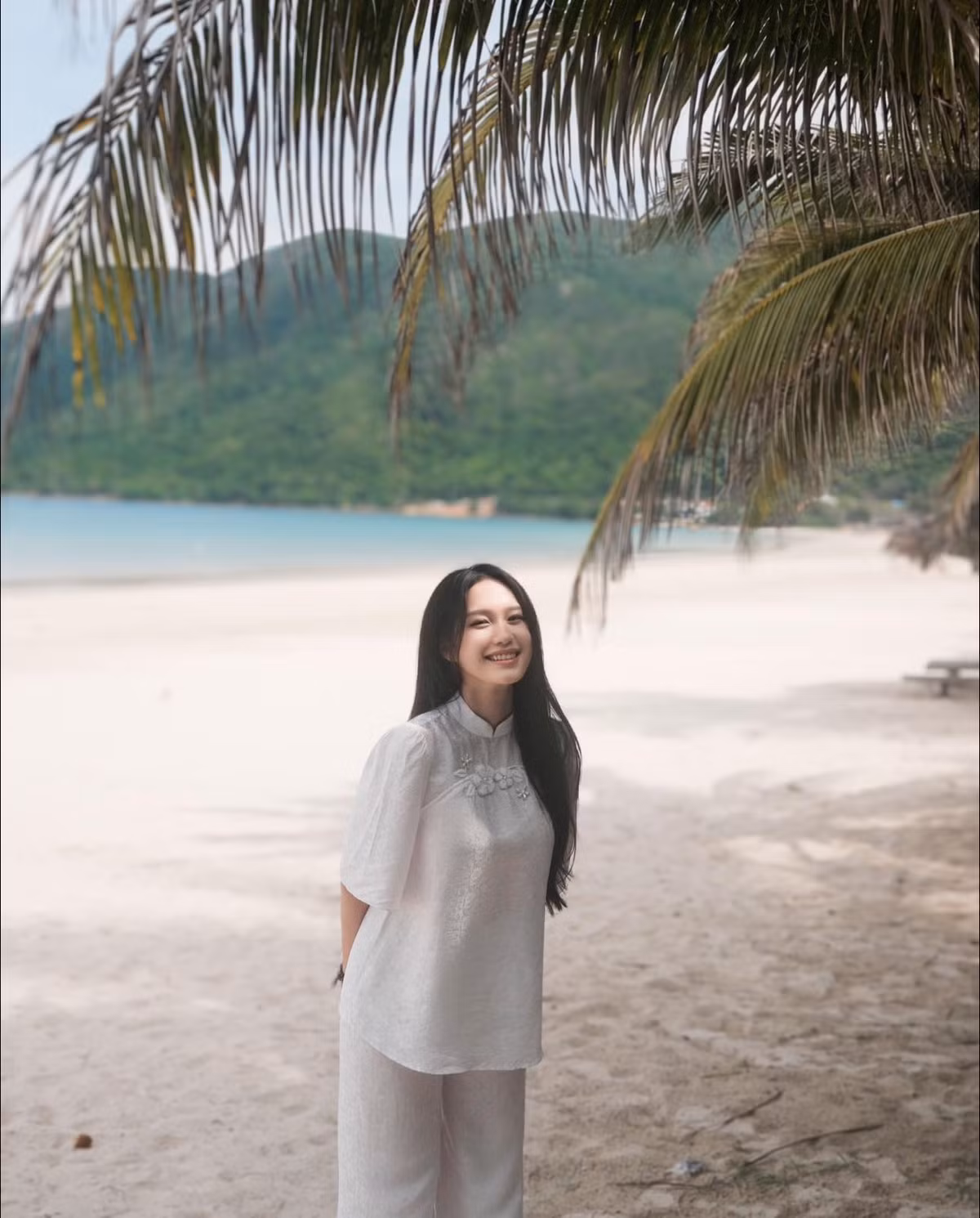 Trước đó, Doãn Hải My cũng gây chú ý với bộ ảnh về thăm nhà mẹ đẻ sau khi sinh em bé được 2 tháng.
