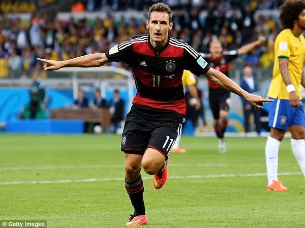 Đứng đầu trong danh sách "thợ săn bàn thắng" đỉnh nhất lịch sử World Cup không ai khác chính là Miroslav Klose của đội tuyển Đức.