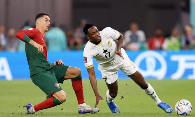 Bruno Fernandes co cu dup kien tao, Bo Dao Nha vuot qua Ghana-Hinh-3