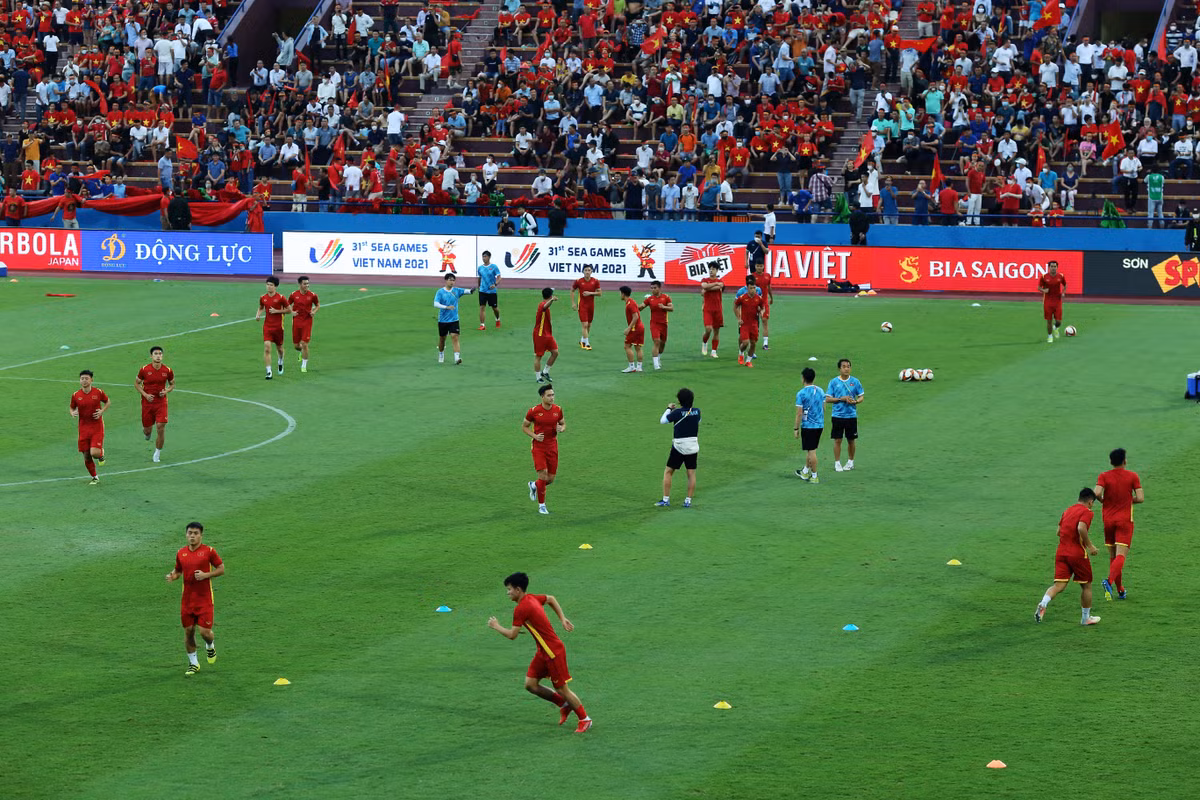 Thang nhe Myanmar, U23 Viet Nam vung ngoi dau bang SEA Games 31-Hinh-14