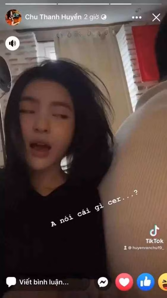 Mới nhất trên trang cá nhân, Chu Thanh Huyền đã khoe loạt khoảnh khắc đang tựa đầu vào lưng một chàng trai.
