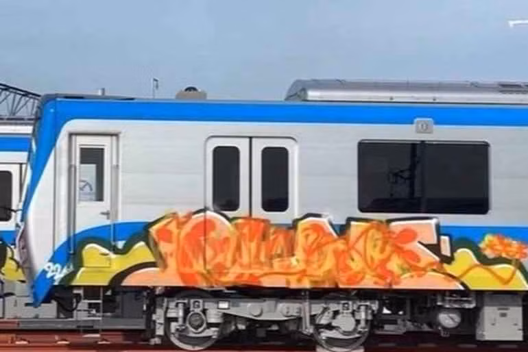 Trong khu vực Depot hiện nay có ba nhà thầu chính đang thực hiện công tác thi công, lắp đặt thiết bị, đồng thời chịu trách nhiệm công tác bảo đảm an ninh, an toàn vệ sinh lao động trong khu vực mình quản lý.