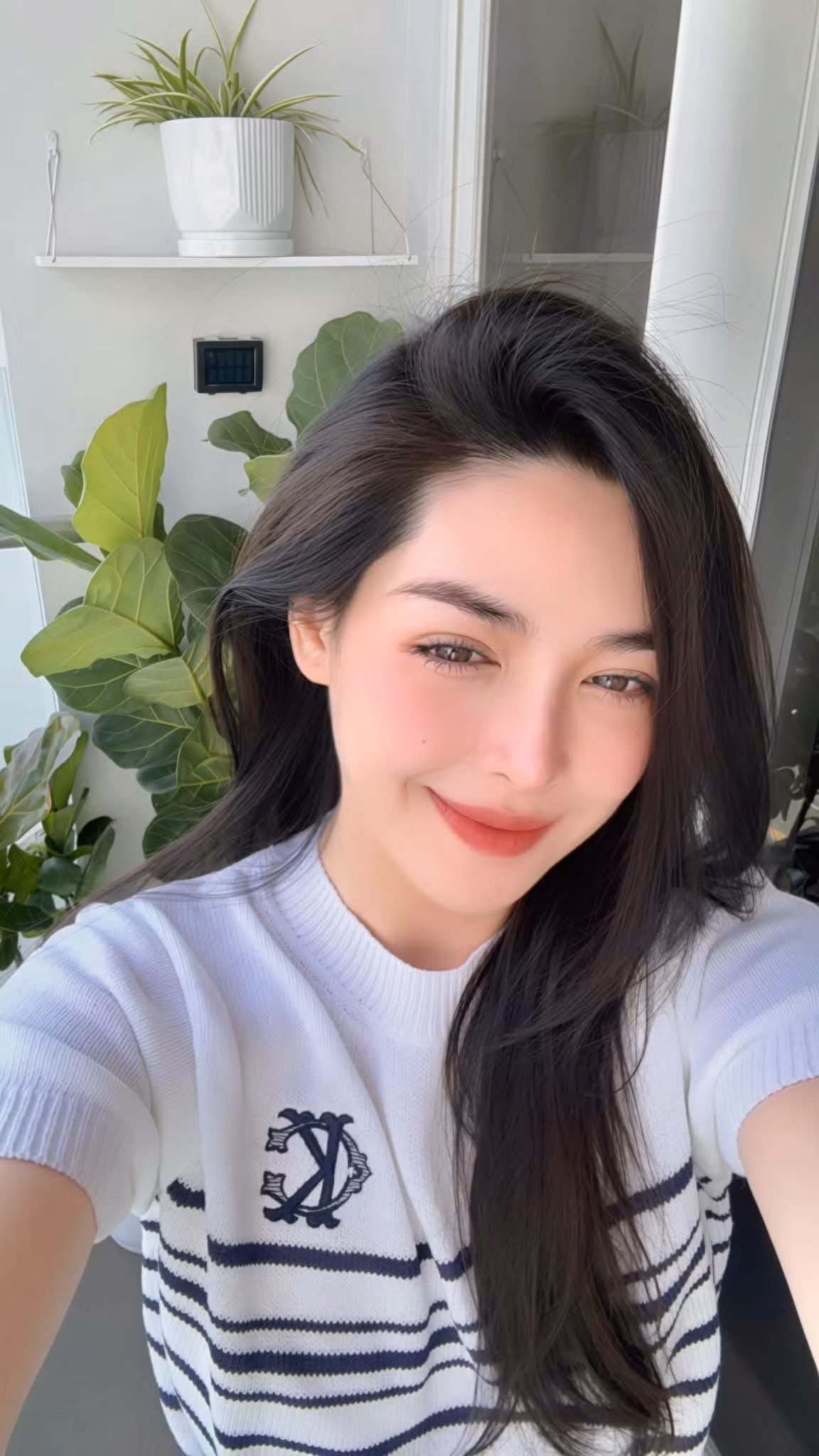 Sau 8 năm có "giao diện mới", cuộc sống hiện tại Vũ Thanh Quỳnh được biết đến như một hot girl có tiếng trong cộng đồng mạng, tham gia làm mẫu ảnh, kinh doanh…