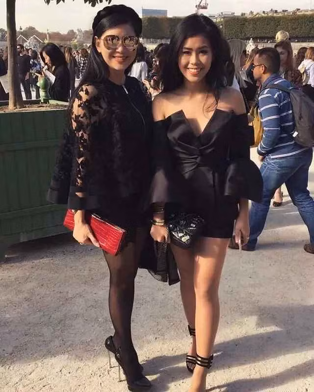 Mới đây trên trang cá nhân, Tiên Nguyễn - ái nữ nhà vua hàng hiệu Johnathan Hạnh Nguyễn đã show bức ảnh mới. Lần này cô chơi lớn, không khoe ảnh hiện tại mà là khoảnh khắc của 6 năm trước.
