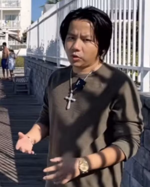 Kể từ khi chuyển sang Mỹ để du học, Khoa Pug đã trở thành một cái tên cực hot trên YouTube và mạng xã hội.