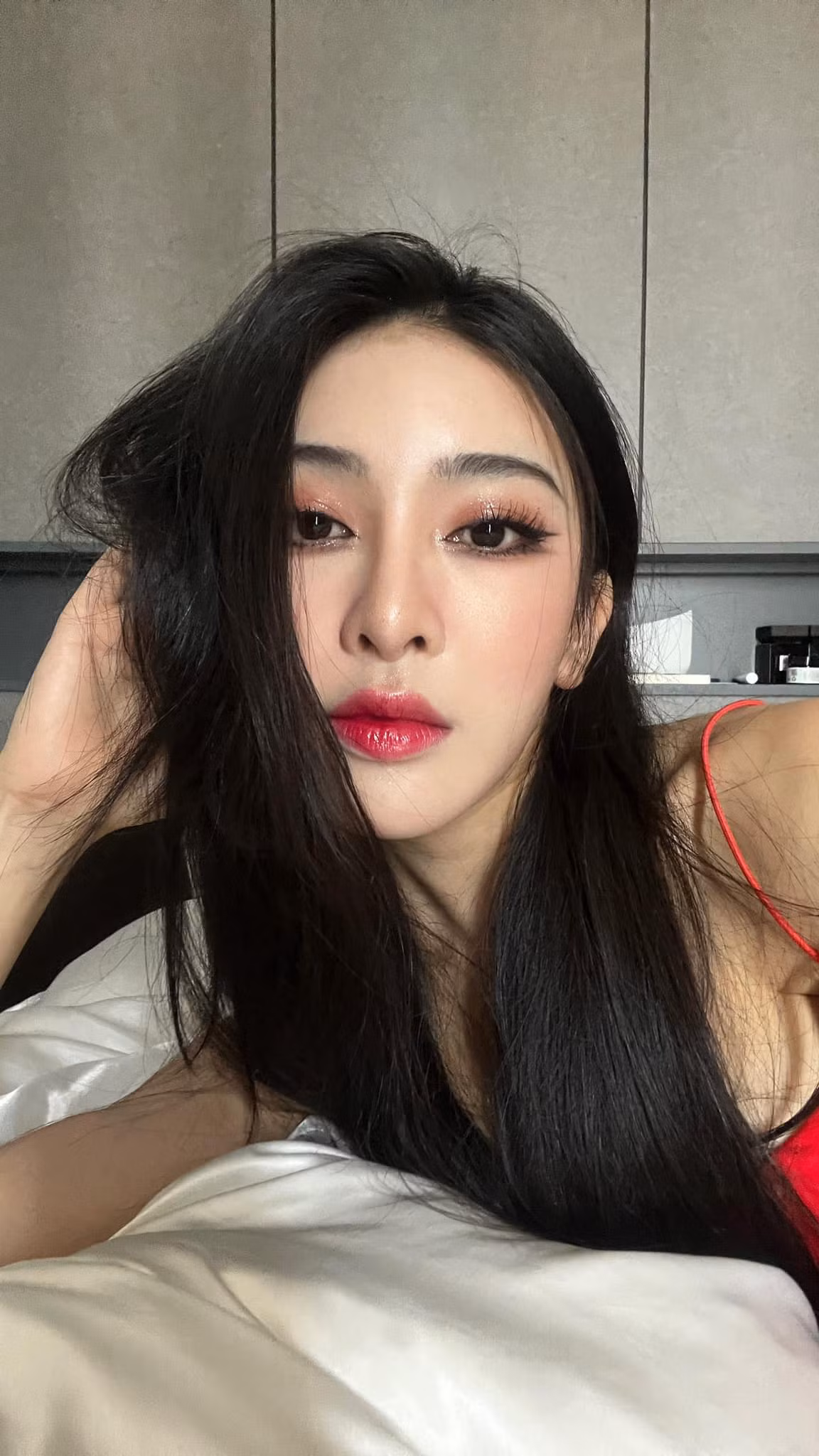 Cũng trên trang cá nhân, Diệu Linh thường khoe những bức ảnh check in ở những địa điểm sang chảnh như nhà hàng, khách sạn hay những khu resort hạng sang.