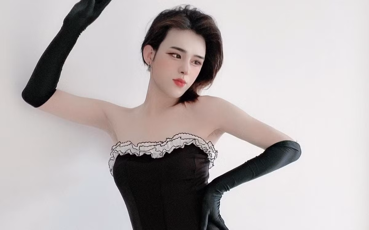 Sau khi trở thành con gái, Mẫn Nhi cũng cho hay cô có sự thay đổi về gu người yêu. "Hiện tại, Mẫn Nhi thích những người lớn tuổi, tầm 1 đến 2 con giáp là ổn...