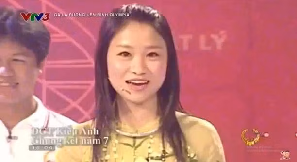 Tìm lại dàn nữ MC bí ẩn nhất lịch sử Đường Lên Đỉnh Olympia Tim lai dan nu MC bi an nhat lich su Duong Len Dinh Olympia