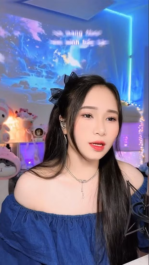 Điểm thu hút nhất ở Mây Bae chính là giọng hát với những bản cover hàng triệu đến chục triệu lượt xem như Cắt đôi nỗi sầu (Tăng Duy Tân), Ignite (Alan Walker), Hey Mama (David Guetta),...