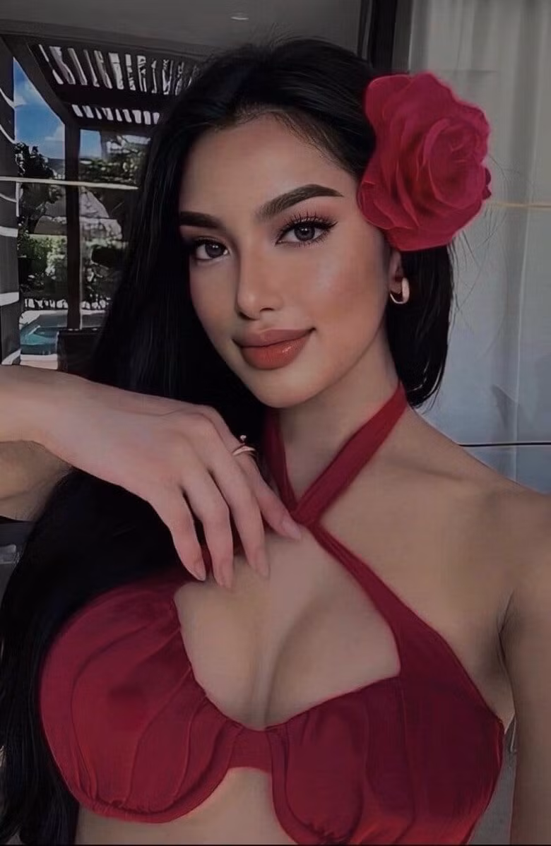 Đồng thời, Bivi Vũ cho biết thêm những hình ảnh khoe túi xách đồ hiệu đang được nhiều trang mạng chia sẻ đã có từ 4-5 năm trước còn thời gian gần đây cô đã “ở ẩn”, nên chưa bao giờ có ý định khoe khoang hay cố tình phô trương.
