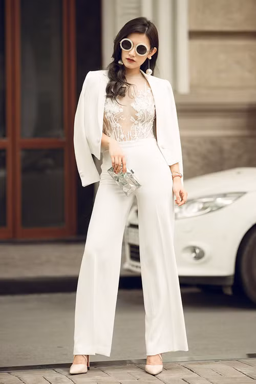 Hiện tại bên cạnh công việc của một diễn viên, MC truyền hình, Emmy Nguyễn còn tham gia làm người mẫu cho nhiều nhãn hàng, thương hiệu thời trang.