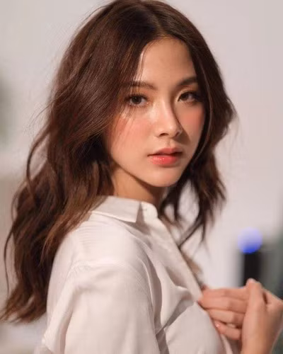 Không ít người yêu mến, khen ngợi diễn xuất ấn tượng của nữ diễn viên, cùng với đó là nhan sắc được cho là “tuyệt tác của tạo hóa” từ Baifern Pimchanok góp phần không nhỏ thu hút người xem cho Saree Yêu Dấu.