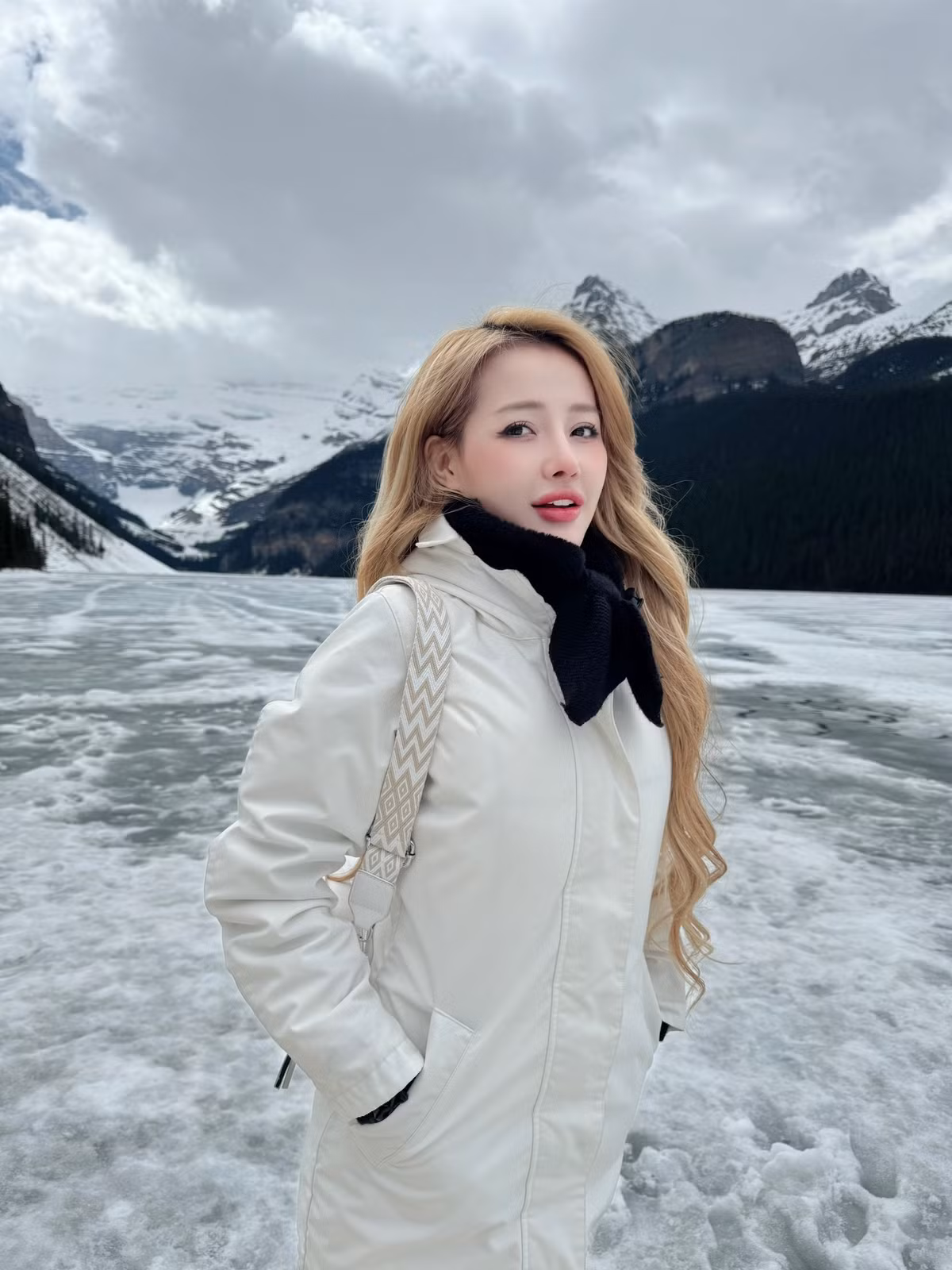 Bởi đối với hot girl thị phi này, cuộc sống chỉ thực sự ý nghĩa khi bản thân có thể làm được nhiều việc nhân văn, mang lại giá trị tích cực.