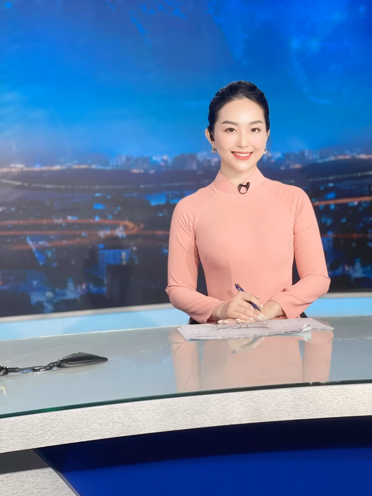 Chỉ sau vài giờ đăng tải, bài đăng liền nhận về hàng nghìn lượt yêu thích và hàng trăm bình luận khen ngợi.