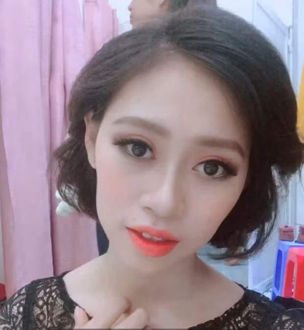 Lần đầu tiên là khi Việt Phương Thoa sửa mũi sau 1 tuần thì bị viêm, lần thứ hai là sửa mũi sau 3 năm và lần thứ 3 thì nghiêm trọng nhất.