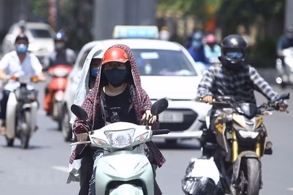 Du bao thoi tiet 3/6: Bac Bo nang nong, chi so tia UV gay hai rat cao