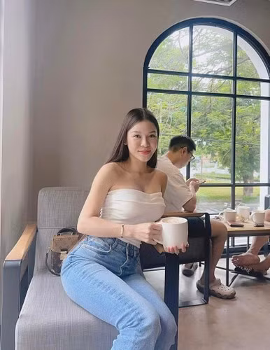 Việc Yến Xuân bị sử dụng hình ảnh trái phép khiến nhiều người hiểu lầm rằng cô nàng này đại diện cho nhãn hàng và bán hàng online.