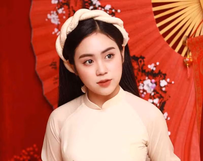Dù chưa thành thạo tiếng Việt nhưng bằng tình yêu, niềm đam mê tìm hiểu văn hóa Việt Nam, nữ du học sinh Lào Maysa đã lan toả văn hoá Việt thông qua các video, clip, hình ảnh đăng tải của mình trên mạng xã hội.