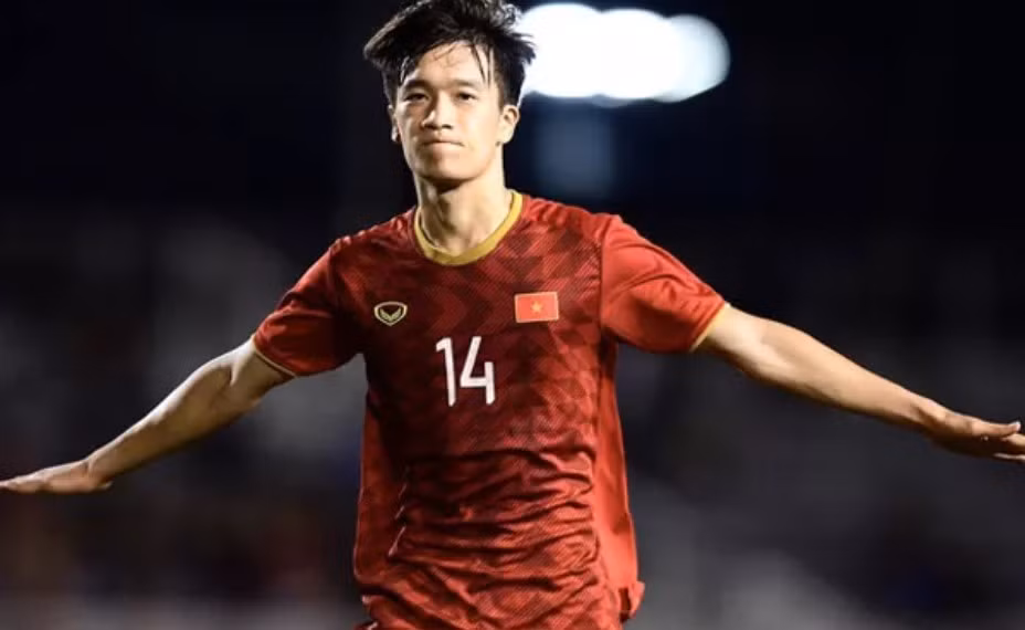 Mới đây, cầu thủ đội tuyển Việt Nam này được một đội bóng Hàn Quốc theo đuổi. Chưa dừng lại, một CLB khác tại Thái Lan cũng muốn có chữ ký của Hoàng Đức trong thời gian tới.