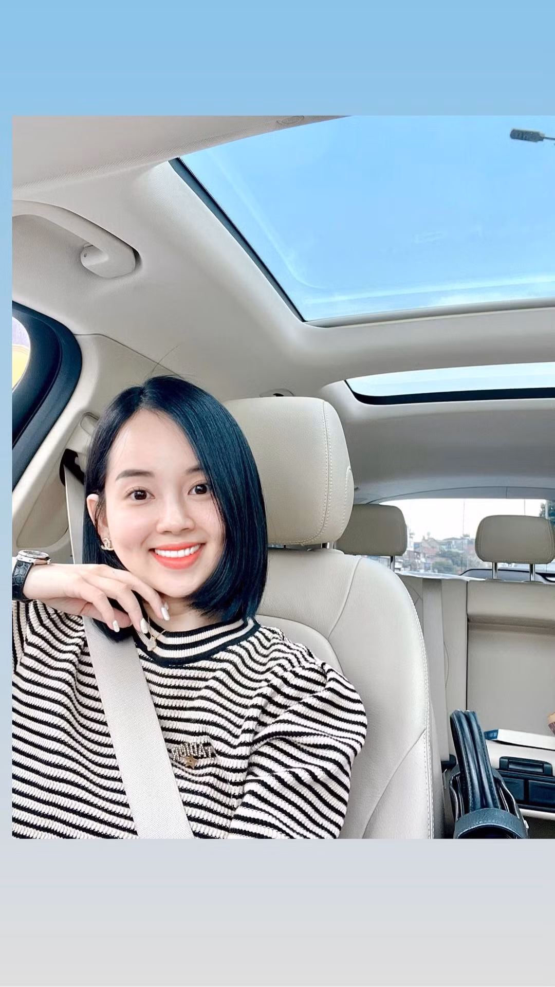 Ly Kute thường đưa con đi chơi ở công viên, trung tâm thương mại, dạo quanh thành phố. Thỉnh thoảng hai mẹ con đi xa hơn ra ngoại ô trai nghiệm làm đồ gốm, cắm trại, thả diều, hoặc thời điểm trước khi bùng phát dịch bệnh, cựu hot girl đưa con đi du lịch Hàn Quốc.