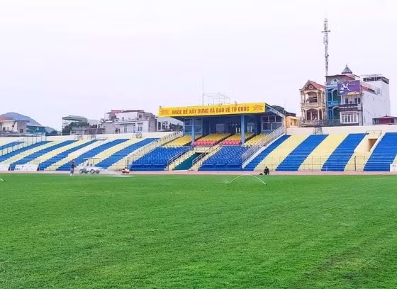 V-League 2021 quay lai, cac CLB “choi lon” dau tu mat san khung?-Hinh-3