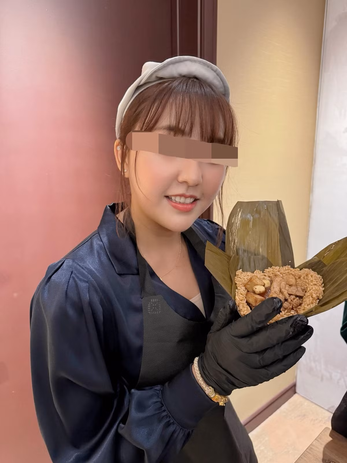"Méo mặt" sau khi đọc phải bình luận, nữ TikToker không ngần ngại phản pháo cực gắt và cho biết rõ quan điểm của bản thân mình. Động thái mới của H.K.D.D cũng được người hâm mộ ủng hộ, đồng tình.