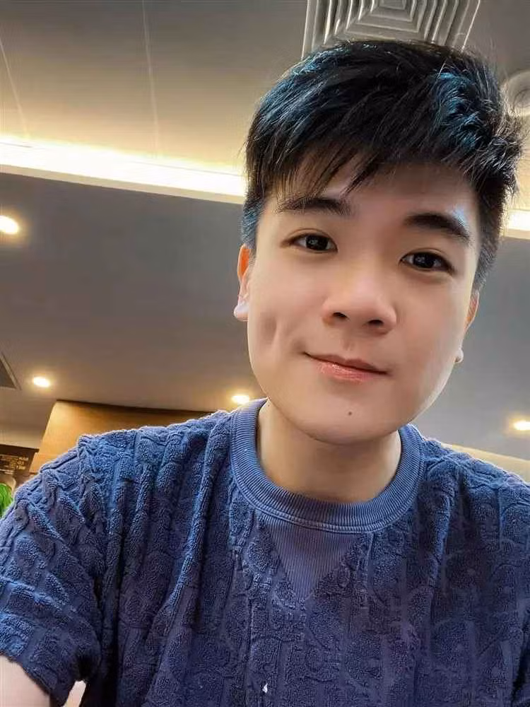 Đỗ Quang Vinh sinh năm 1989, hiện đang giữ chức nổi danh khi là một trong những lãnh đạo trẻ tuổi nhất trong ngành ngân hàng Việt Nam.