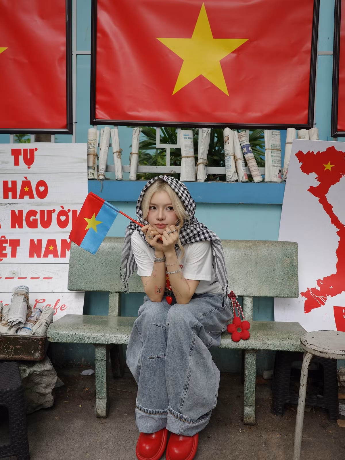 Ngay sau khi đăng tải những hình ảnh đu trend "yêu nước" của Bùi Thảo Ly nhanh chóng nhận được sự ủng hộ của netizen.