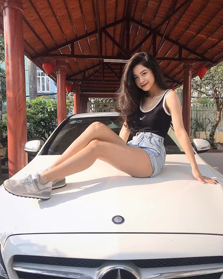 Hàn Hằng có tên đầy đủ Hàn Hải Hằng – cô nàng hot girl 1999 đến từ Thanh Hóa khiến bao nhiêu chàng trai lụy tim.