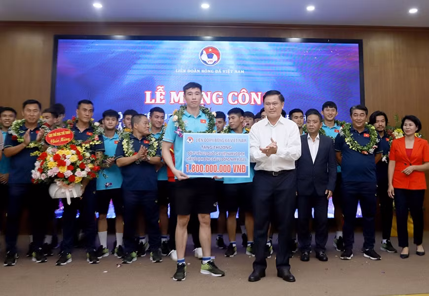 Vo dich U23 DNA, cau thu tre Viet Nam nhan thuong bao nhieu tien?