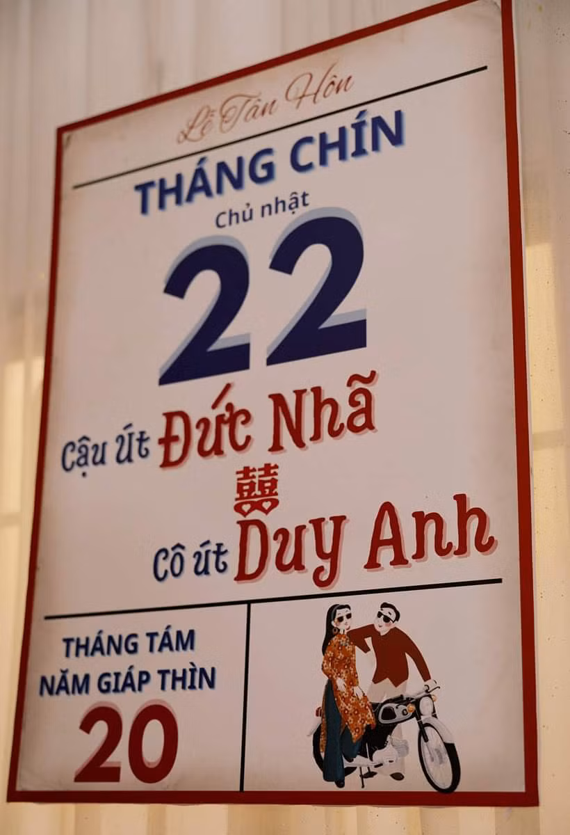 “Anh ngỏ lời hỏi cưới, mình cũng sẵn sàng. Mình không lăn tăn chuyện lấy chồng sớm hay sự chênh lệch tuổi tác bởi vốn dĩ mình đã thích người lớn tuổi, trưởng thành. Với mình, chỉ cần vợ chồng yêu thương nhau là đủ”, Duy Anh tâm sự.