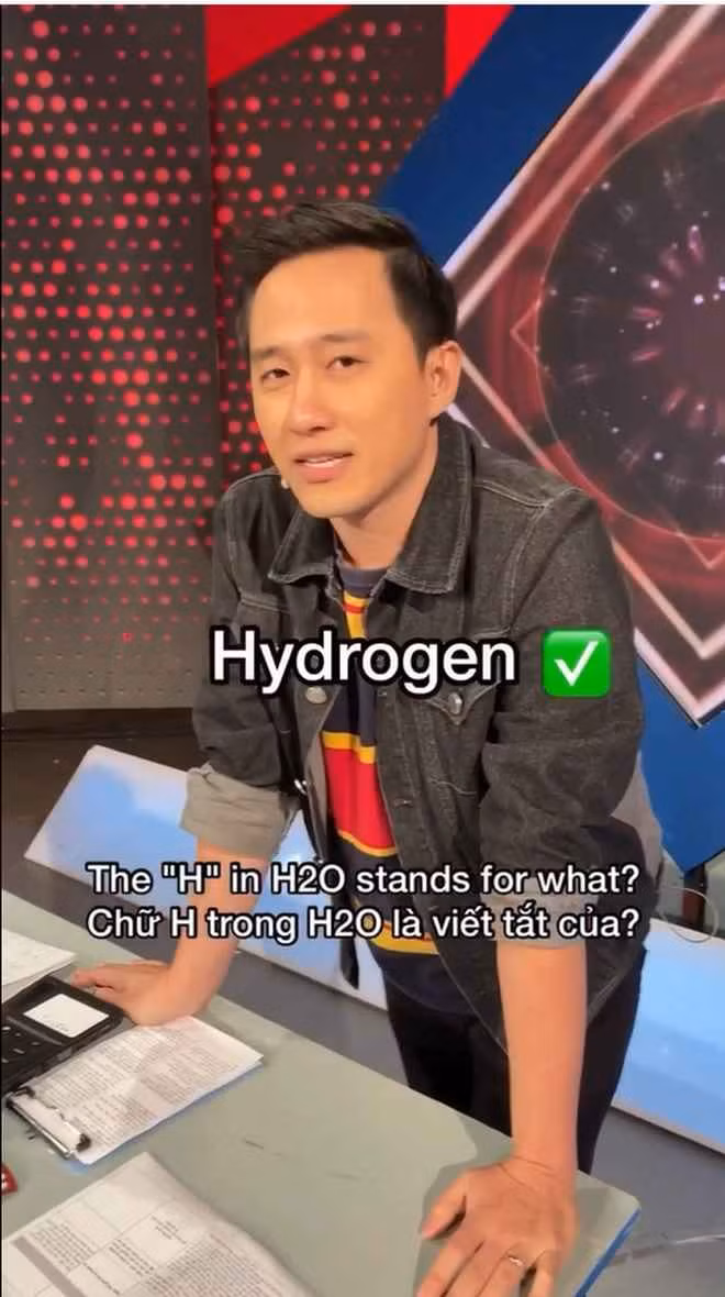 Như đã biết, chương trình Đường Lên Đỉnh Olympia không chỉ là sân chơi trí tuệ, món ăn tinh thần vào mỗi chiều Chủ nhật hàng tuần mà còn ghi dấu công sức của rất nhiều MC, BTV và ekip của VTV.