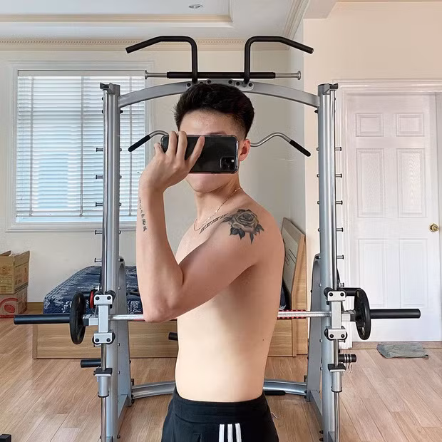Căn nhà của cặp vợ chồng trẻ Joyce Phạm và Tâm Nguyễn còn có phòng tập gym.