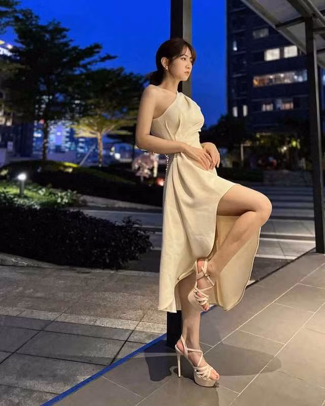 Trong suốt 2 năm qua, có lẽ Lê Bống là một trong những hot girl được quan tâm nhiều nhất trên mạng xã hội.