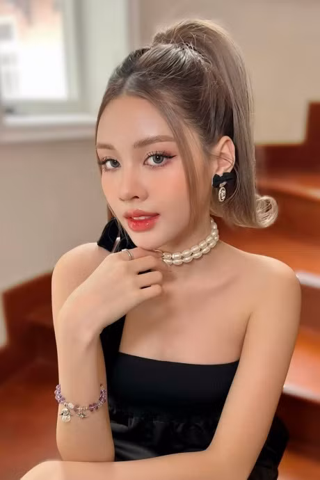 Đan Tiên đã làm được điều mà mình mong muốn trước đây, đó là sống một cuộc đời "nở hoa", sẵn sàng bộc lộ tài năng và nhan sắc của mình trên những sân khấu lớn.