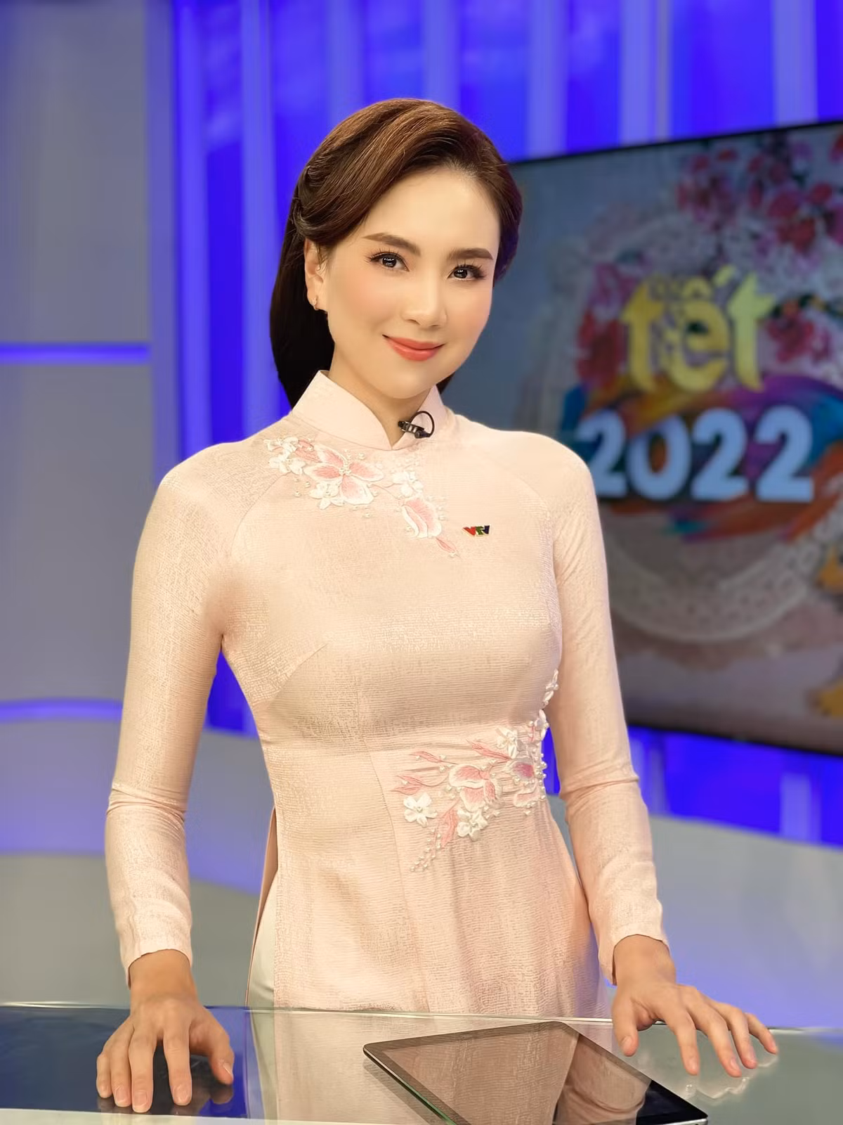 Xuất hiện cùng nhau, Mai Ngọc và Đức Bảo cười tươi, ăn ý khi đứng cùng khung hình.