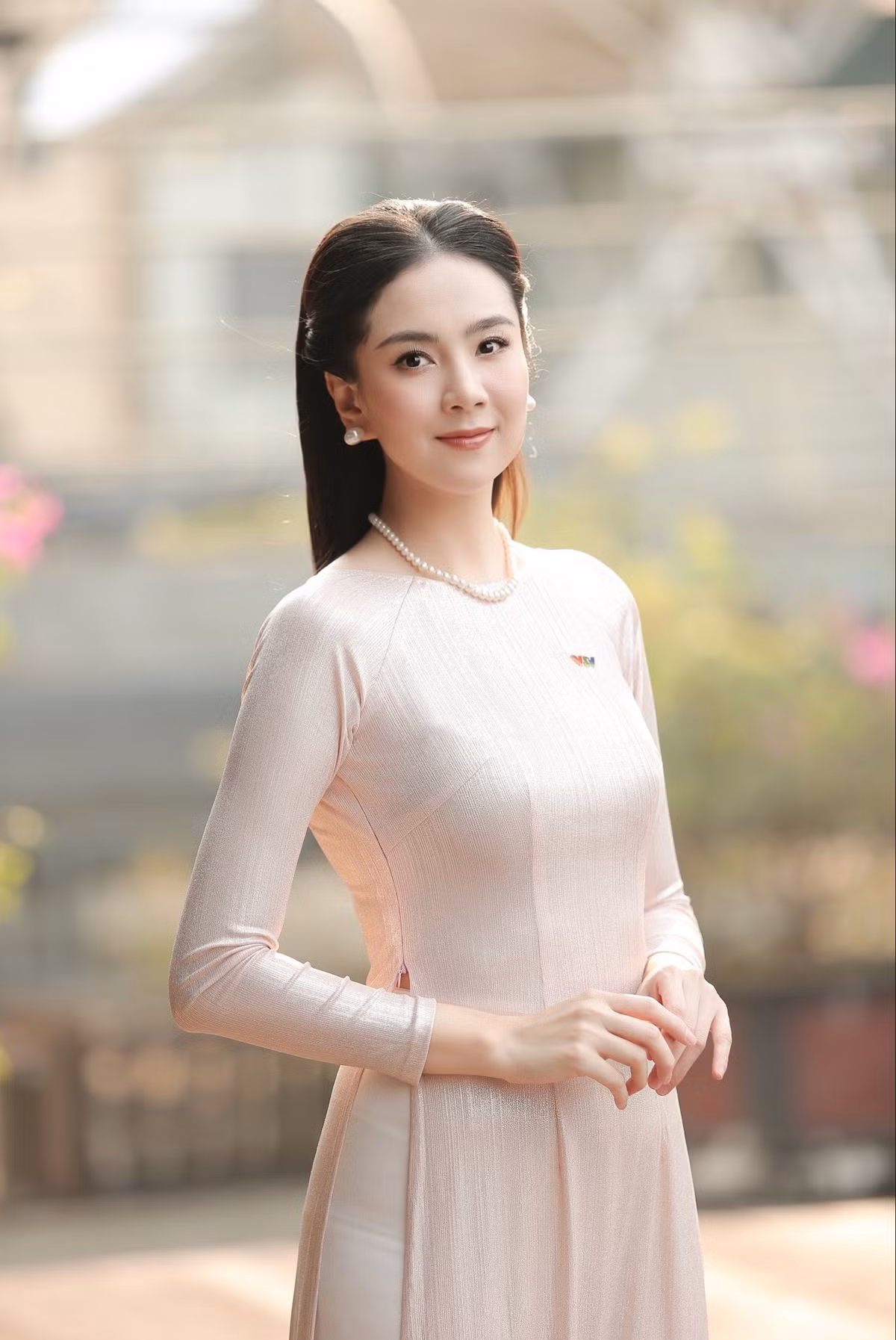 Với chiều cao 1m72 cùng gương mặt không thua kém nhiều người đẹp trong showbiz Việt, Mai Ngọc luôn nổi bật mỗi khi xuất hiện trước công chúng.