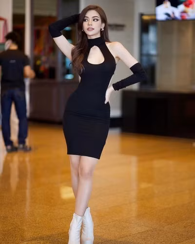 Nhờ chăm chỉ tập luyện thể dục đều đặn, Paulius có được thân hình thon gọn, đường cong quyến rũ. Sau thành công tại "Hoa hậu Hòa bình Thái Lan", cô nàng quan tâm đến vẻ ngoài hơn, không ngại thử sức với các kiểu dáng trang phục khác nhau (Ảnh: IGNV).