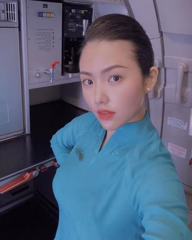 Nữ tiếp viên hàng không Kim My có body thon gọn, cân đối và săn chắc nhờ tập luyện.