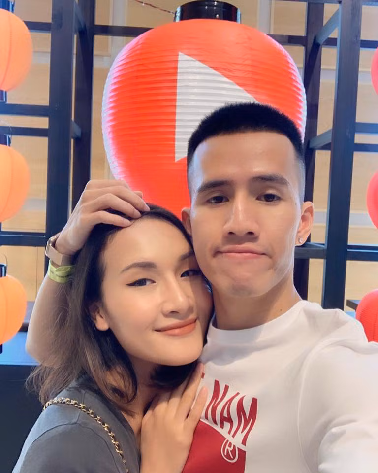 Khi về chung một nhà, Giang Ơi! và chồng cuối cùng cặp đôi cũng đã có quả ngọt. Mới đây, Giang Ơi! hạnh phúc chia sẻ hành trình sinh con nhận về sự quan tâm lớn của cộng đồng mạng.