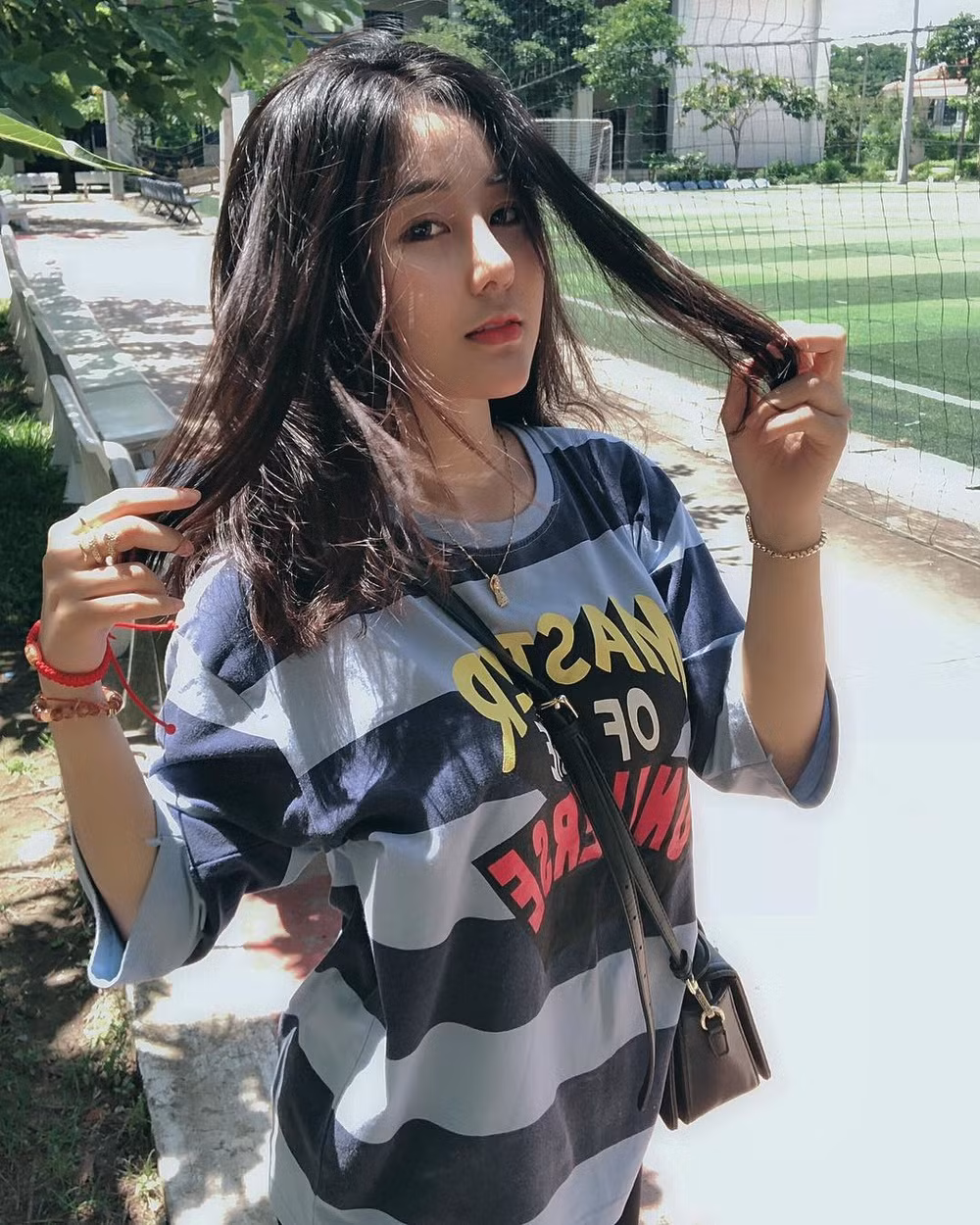 Tuy là hot girl triệu followers nhưng Võ Ngọc Trân lại thường xuyên bị soi mói cuộc sống riêng tư, thành tích học tập, nổi tiếng đi kèm với tai tiếng.