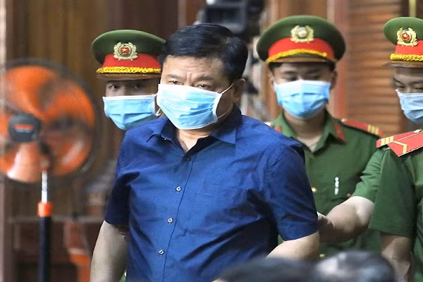 Ông Đinh La Thăng bị cáo buộc gây thiệt hại 725 tỷ Ong Dinh La Thang bi cao buoc gay thiet hai 725 ty