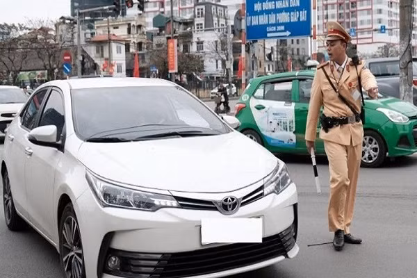 Bộ Công an đề xuất CSGT được huy động phương tiện của người dân Bo Cong an de xuat CSGT duoc huy dong phuong tien cua nguoi dan
