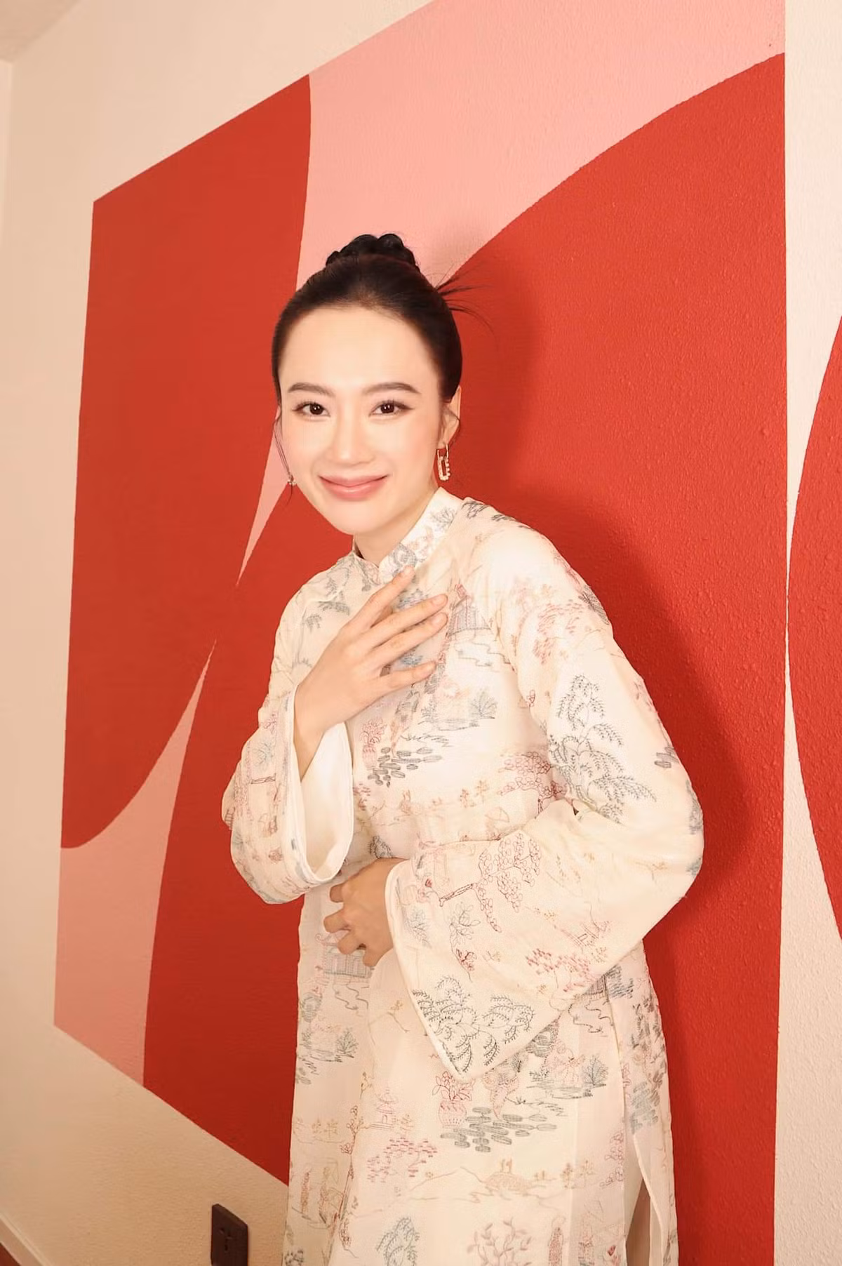Tuyên bố của Angela Phương Trinh từng khiến dư luận xôn xao, kèm theo sự hoài nghi.