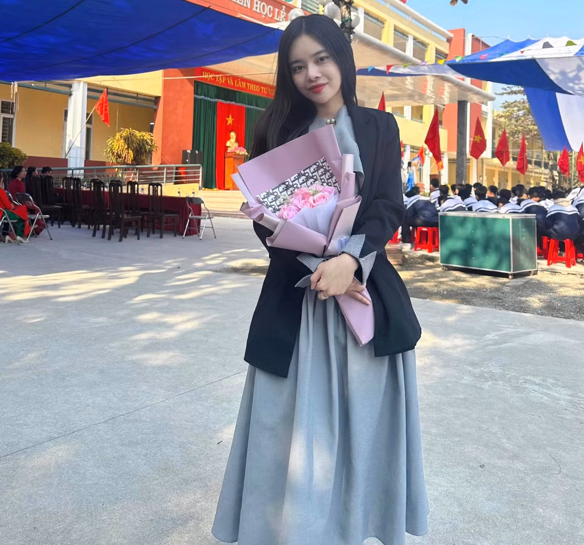 Ngoài chăm chỉ học tập, rèn luyện, cô giáo hot girl Mỹ Hạnh còn tích cực tham gia các hoạt động thiện nguyện và theo đuổi đam mê kinh doanh.