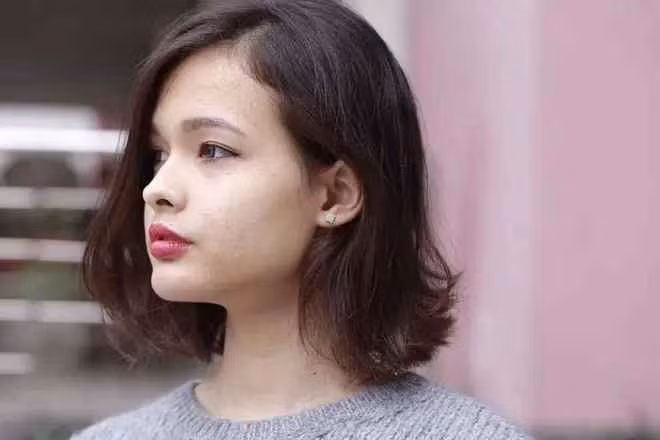 Linh xác định mình sẽ đi du học từ nhỏ khi theo học trường quốc tế. Xung quanh cô bạn toàn là các bạn học người ngoại quốc, con lai... nên gái xinh không gặp khó khăn trong việc hòa nhập cũng như cảm thấy mình khác biệt.