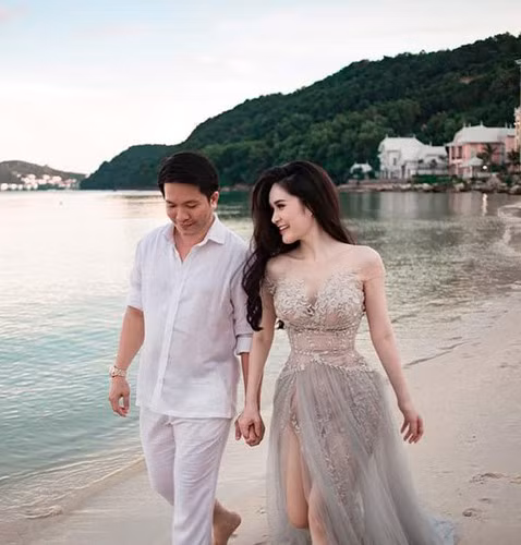 Nhìn bản phối Di Băng khoe ai cũng phải tròn mắt. Nói là biệt thự cũng không quá vì bất động sản này nhìn rất hoành tráng, có cả khu để xe ô tô.