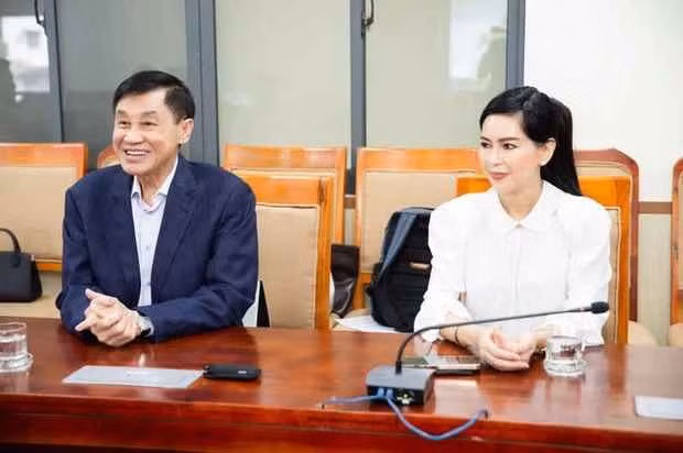 Bên cạnh những hoạt động ý nghĩa, điều khiến dân mạng chú ý chính là nhan sắc ngoài đời của nữ doanh nhân, cựu diễn viên Thuỷ Tiên.