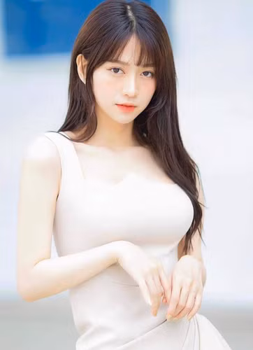 Lê Bống viết: "Cảm ơn góp ý chân thành từ mọi người. Bản thân em là một người nghĩ gì, thích gì là làm và không để ý xung quanh có làm ảnh hưởng đến ai không...