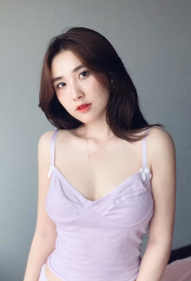 Thanh Mèo theo đuổi phong cách gợi cảm của riêng mình.
